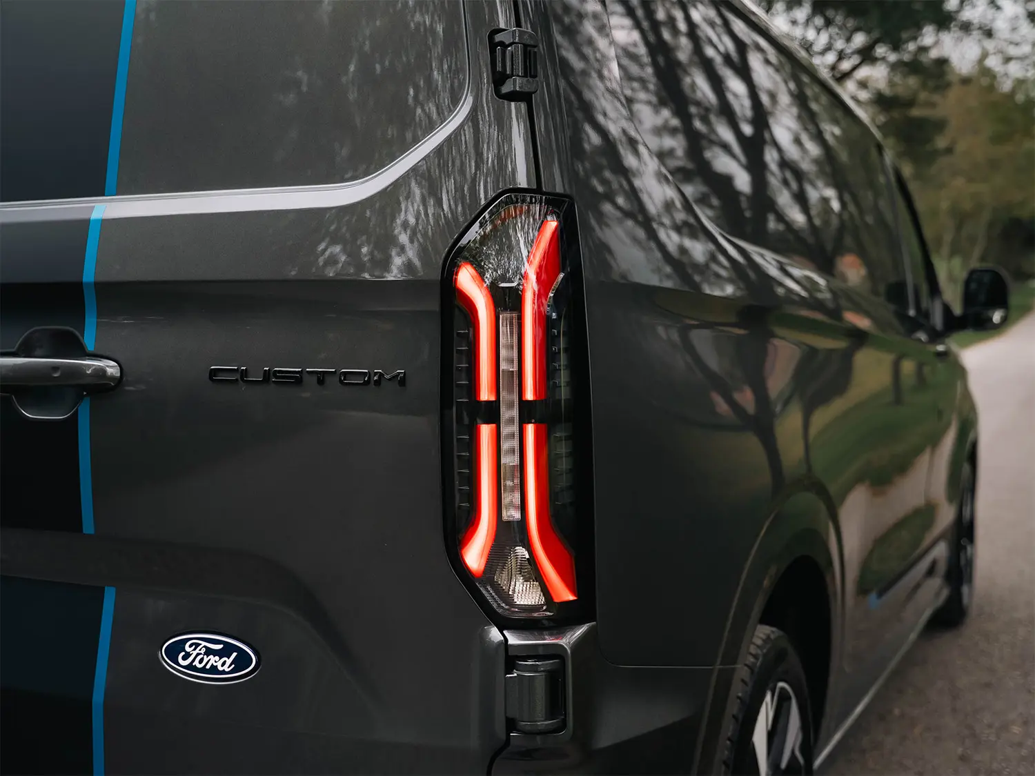 Ford Transit Custom 320 L1 Petrol FWD 2.5 Phev 232PS H1 Van Sport Auto